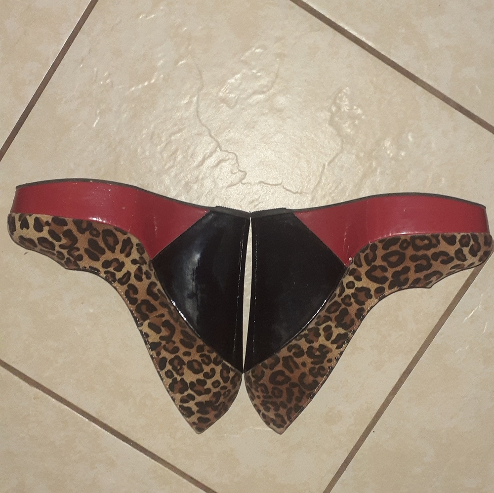 Heels - Picture 2 of 2